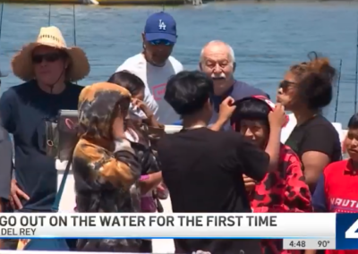 Kids go out to the ocean for the first time